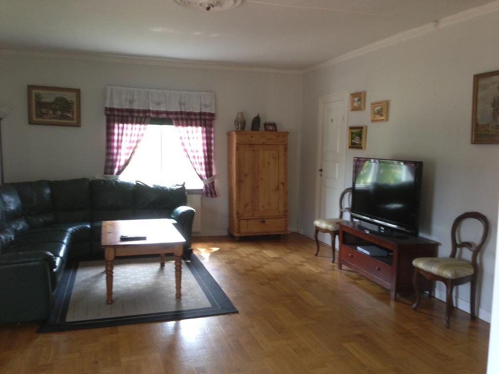 Byskolansvandrarhem Bronnestad Extérieur photo