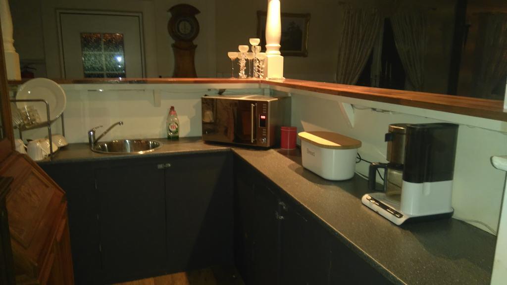 Byskolansvandrarhem Bronnestad Extérieur photo