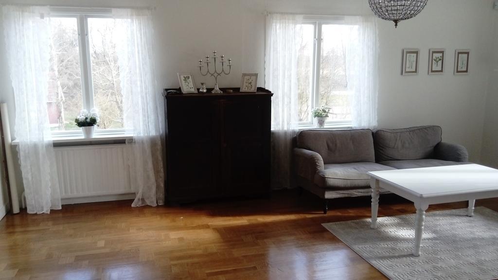 Byskolansvandrarhem Bronnestad Extérieur photo